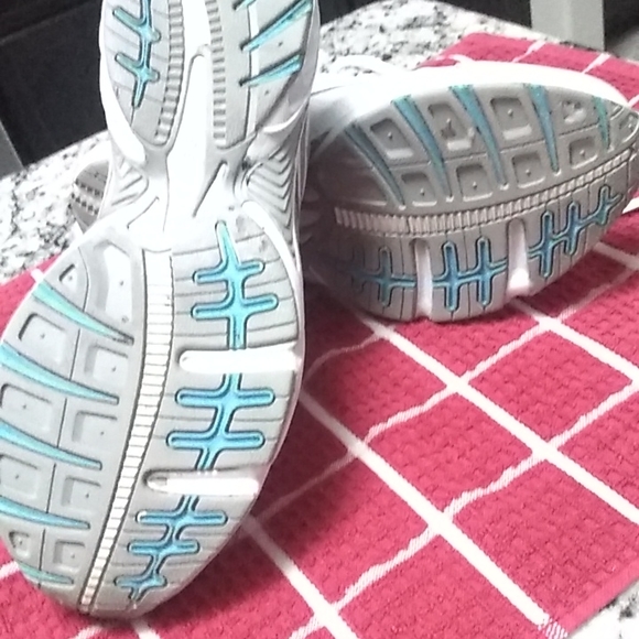 Women's Reebok - Picture 4 of 8